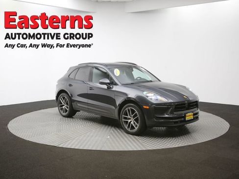Used 2023 Porsche Macan T image 51