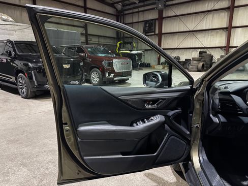 Used 2022 Subaru Outback Premium image 11