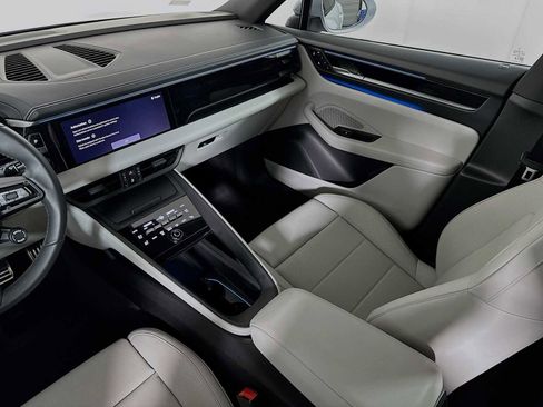 Certified 2025 Porsche Macan 4S Electric image 24