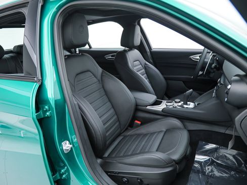 New 2026 Alfa Romeo Giulia w/ Driving Assist Package RWD image 12