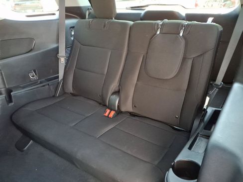 Used 2022 Ford Explorer XLT AWD/4WD image 16