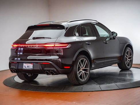 Certified 2026 Porsche Macan AWD/4WD image 8