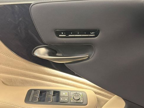 Used 2021 Lexus LS 500 w/ Interior Upgrade Package RWD image 23