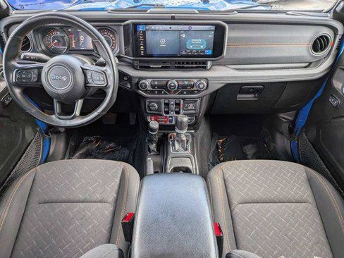 Certified 2024 Jeep Gladiator Mojave AWD/4WD image 14