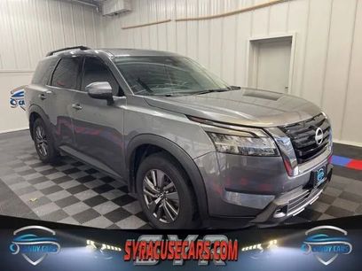 Used 2022 Nissan Pathfinder SV w/ SV Premium Package