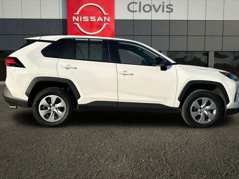 Used 2022 Toyota RAV4 LE image 9
