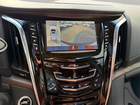 Used 2018 Cadillac Escalade Premium Luxury w/ LPO, Radiant Package image 32