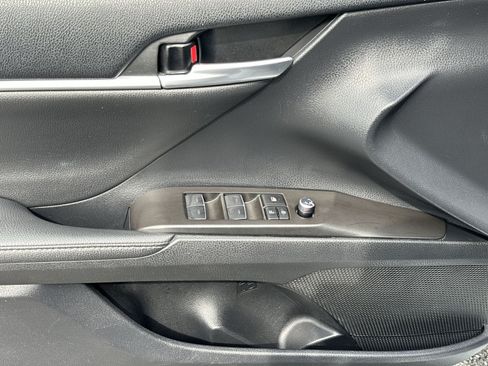 Used 2023 Toyota Camry XSE FWD image 16