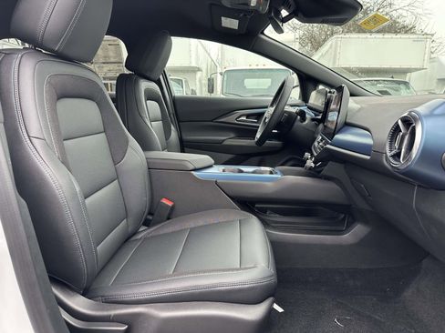 New 2026 Chevrolet Equinox EV LT image 24