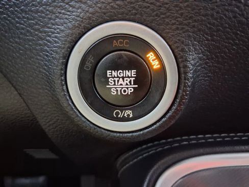 Used 2019 Dodge Challenger SXT image 19