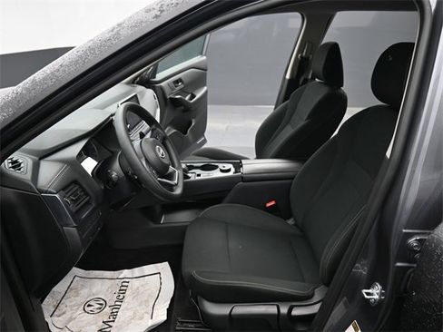 Used 2024 Nissan Rogue S image 12