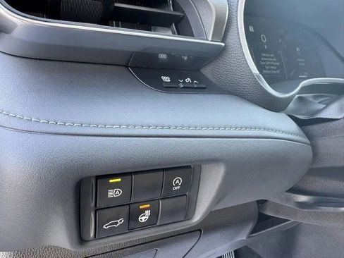 Used 2025 Toyota Highlander Limited image 26