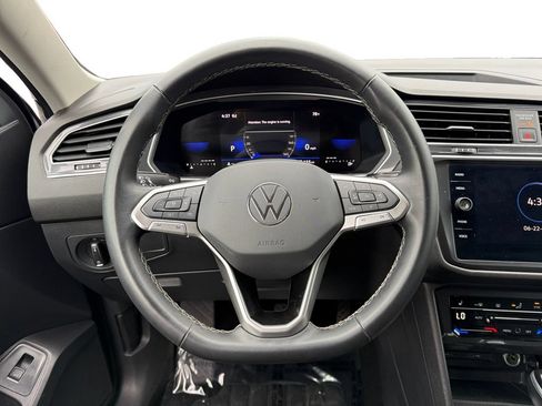 Used 2024 Volkswagen Tiguan SE AWD/4WD image 12