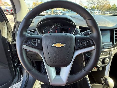 Used 2020 Chevrolet Trax LT w/ LT Convenience Package image 16