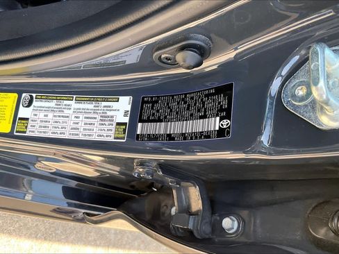 Used 2023 Toyota Corolla SE FWD image 34