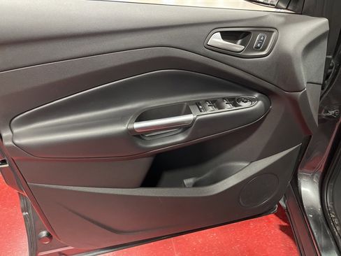 Used 2019 Ford Escape SEL image 18