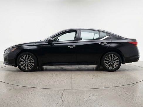 Used 2025 Nissan Altima 2.5 SV FWD image 5