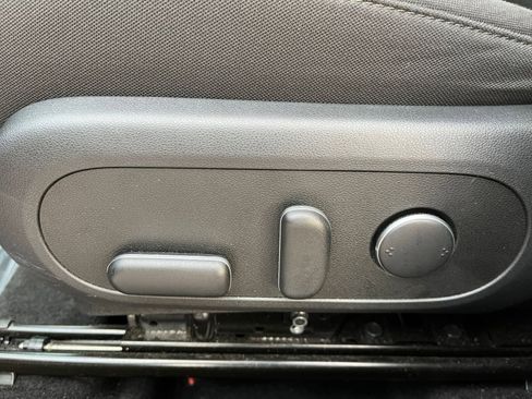 Used 2025 Hyundai Kona SEL image 21