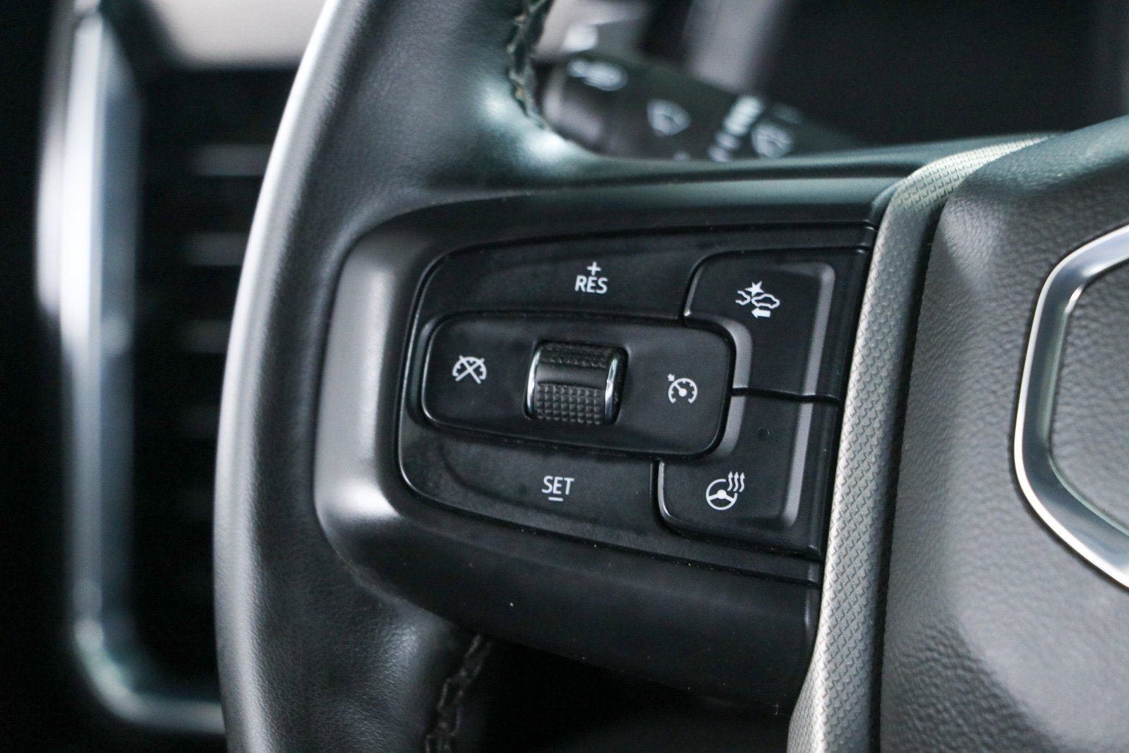 Used 2024 GMC Sierra 2500 Denali AWD/4WD image 14
