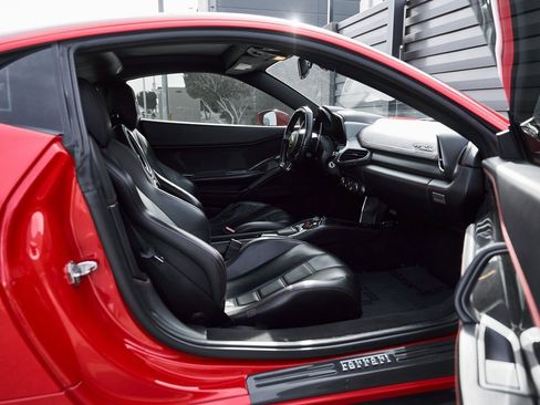 Used 2012 Ferrari 458 Italia Coupe image 30