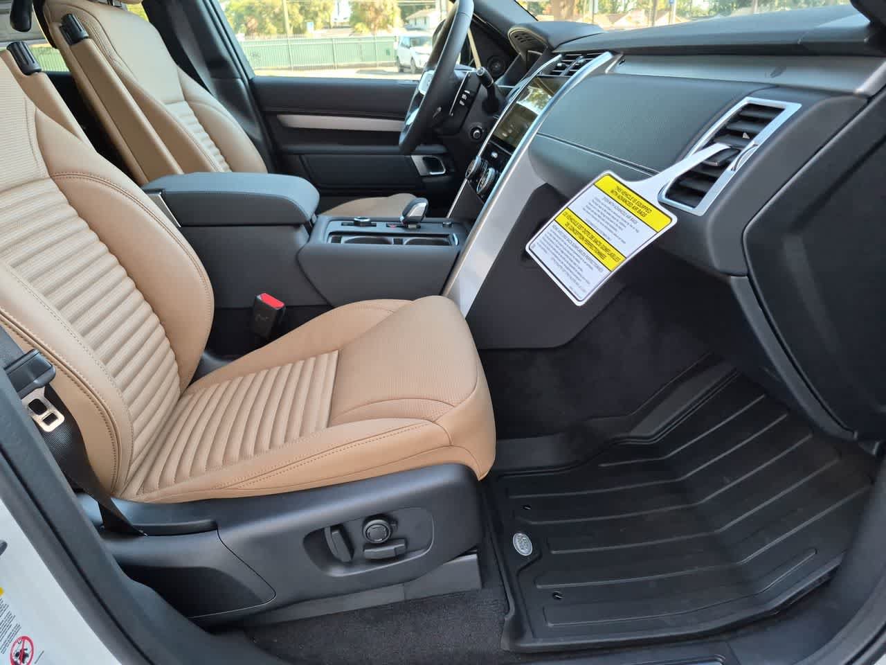 New 2026 Land Rover Discovery Limited Edition AWD/4WD image 24