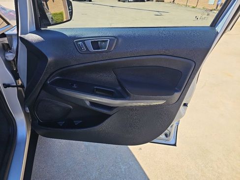 Used 2021 Ford EcoSport SE w/ SE Convenience Package image 18