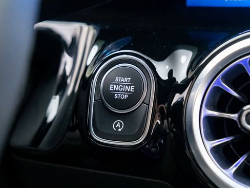 Certified 2025 Mercedes-Benz GLA 250 4MATIC w/ Exclusive Package image 23