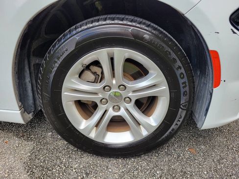 Used 2022 Dodge Charger SXT image 18