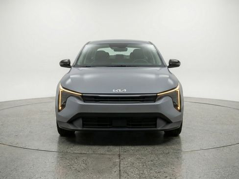 Used 2025 Kia K4 LXS image 2