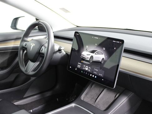 Used 2023 Tesla Model 3 Standard Range image 18