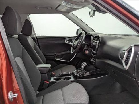 Used 2023 Kia Soul LX FWD image 21