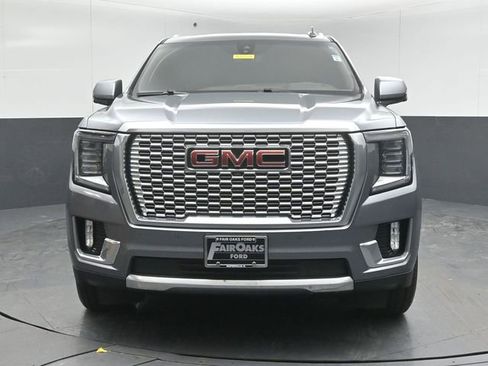Used 2022 GMC Yukon XL Denali w/ Denali Premium Package image 2