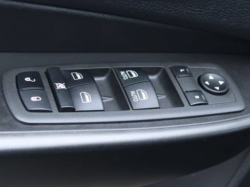 Used 2022 Jeep Cherokee Trailhawk AWD/4WD image 12