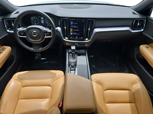 Used 2020 Volvo V60 T5 Cross Country w/ Protection Package Premier image 9