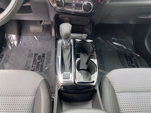 Used 2025 Chevrolet Trax LT image 41