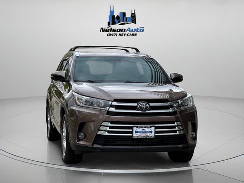 Used 2018 Toyota Highlander Limited AWD/4WD image 2
