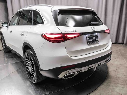 Certified 2025 Mercedes-Benz GLC 300 image 8
