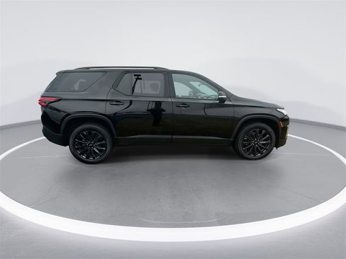 Used 2022 Chevrolet Traverse RS image 9