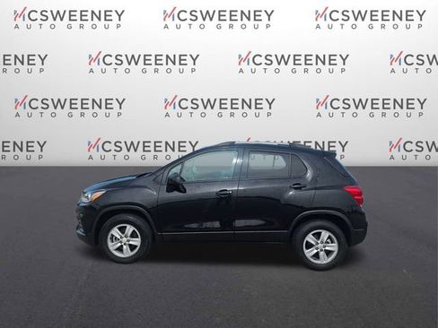 Used 2022 Chevrolet Trax LT w/ Driver Confidence Package AWD/4WD image 2