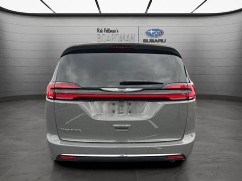 Used 2021 Chrysler Pacifica Touring w/ Cold Weather Group FWD image 6