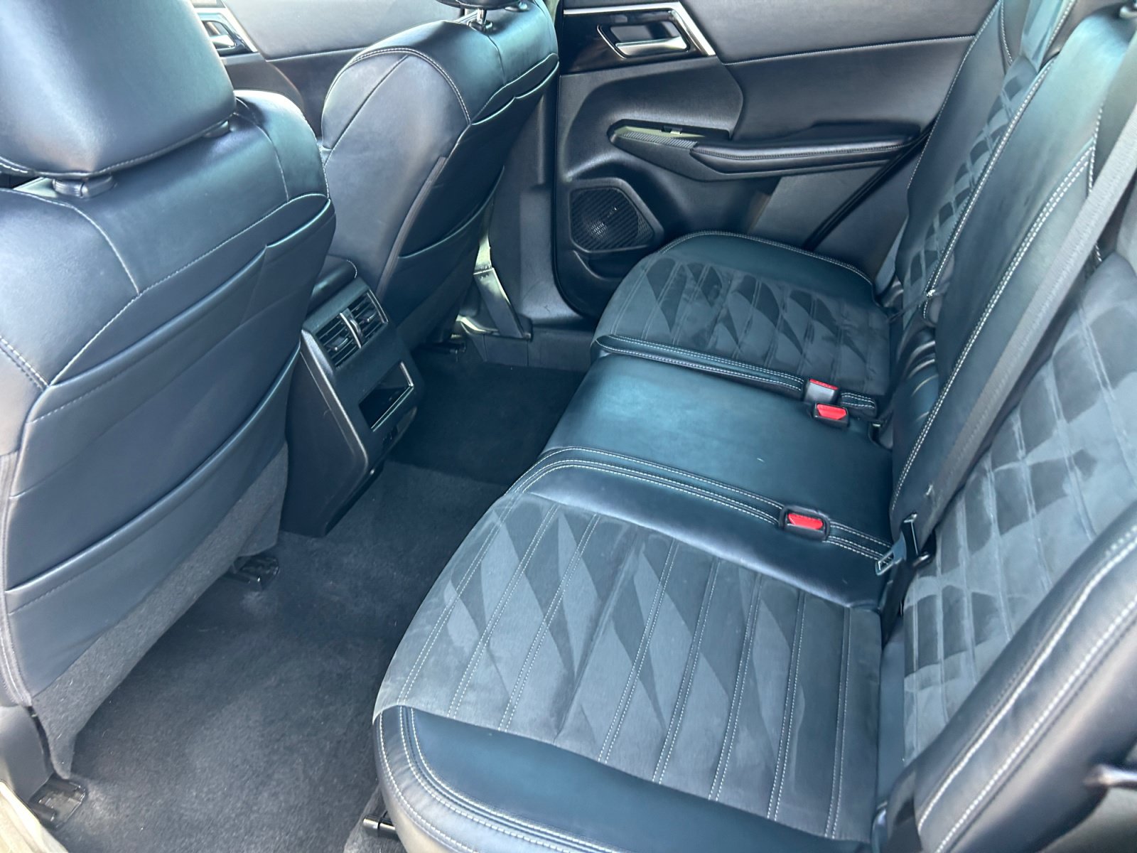 Used 2022 Mitsubishi Outlander SE FWD image 17