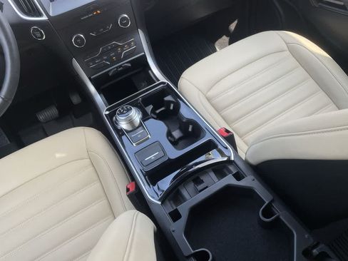 Used 2020 Ford Edge SEL w/ Convenience Package FWD image 25