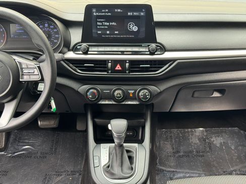 Used 2020 Kia Forte LXS FWD image 21
