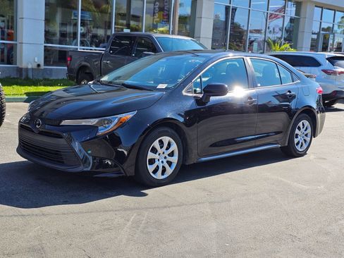 Used 2024 Toyota Corolla LE FWD image 3