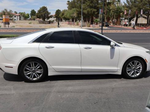 Used 2014 Lincoln MKZ FWD image 8