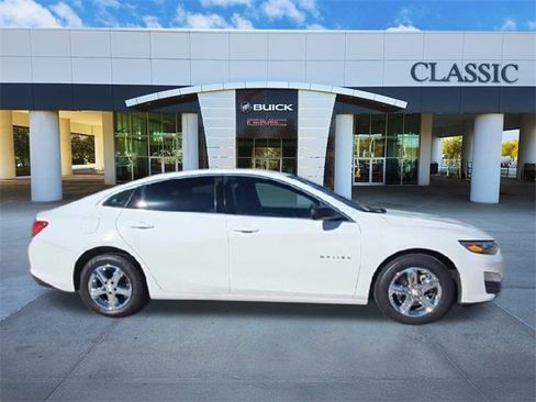 Used 2023 Chevrolet Malibu LS image 9