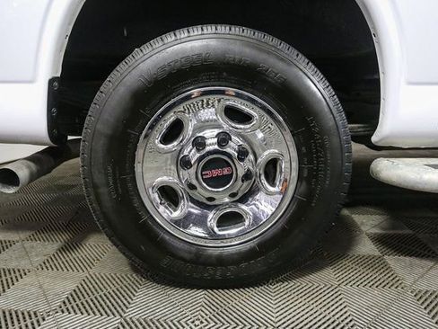 Used 2023 GMC Savana 2500 image 15