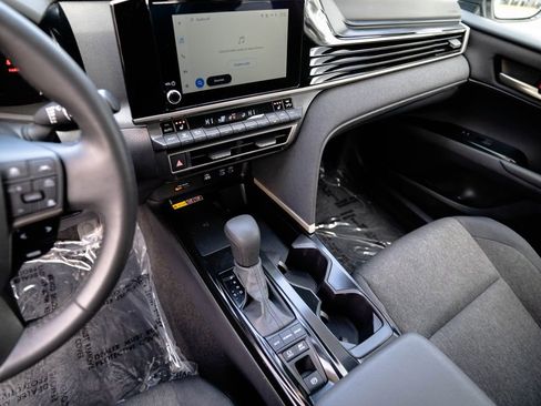 Used 2025 Toyota Camry LE image 21