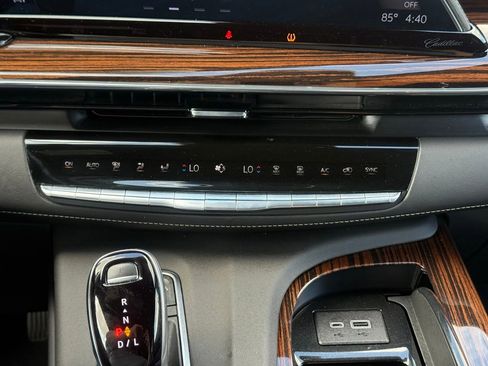 Used 2023 Cadillac Escalade ESV Premium Luxury w/ LPO, Illumination Package image 11