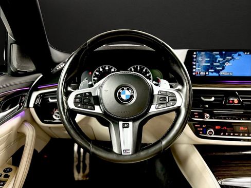 Used 2018 BMW M550i xDrive image 26